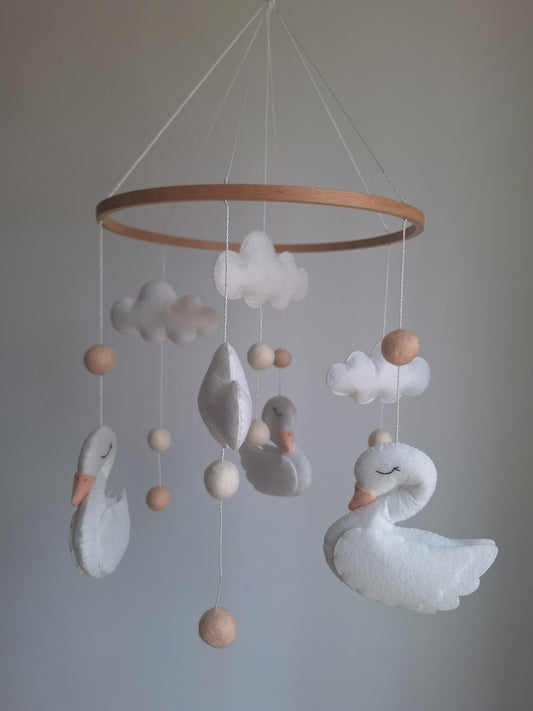 Zwanen Baby Mobiel | Zwanen, Wolken & Maan